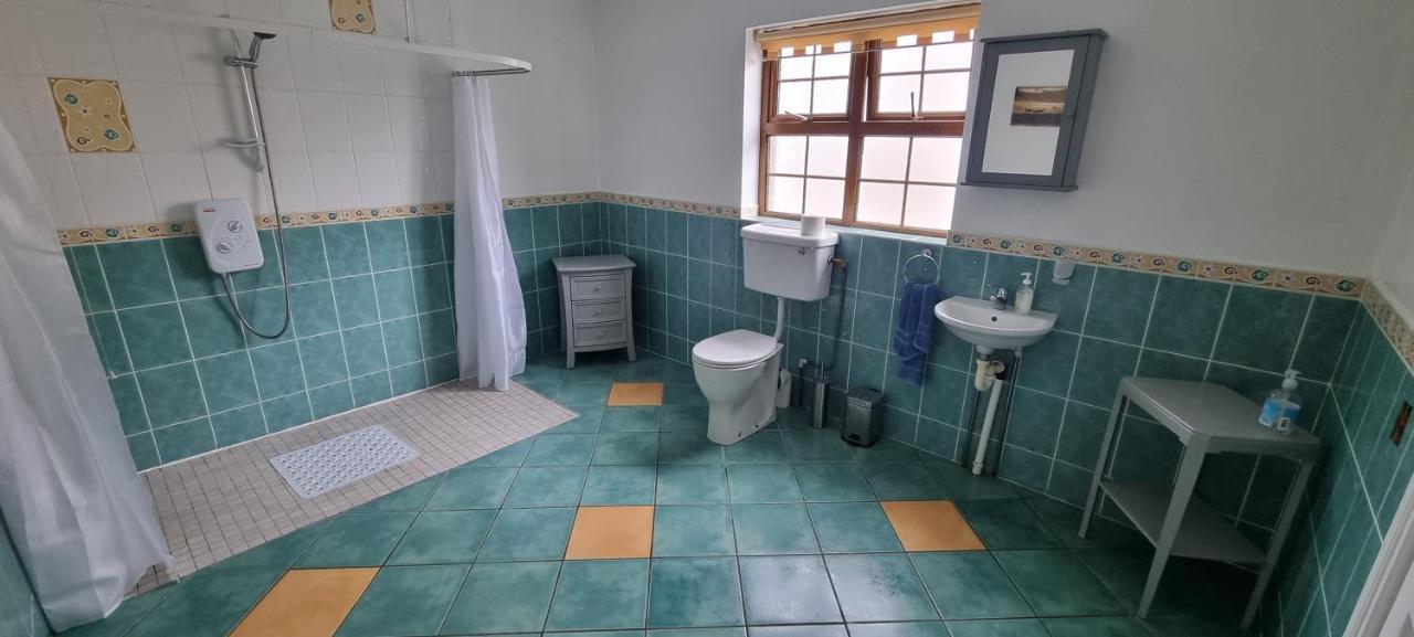 Gilford The Madden Guest House מראה חיצוני תמונה
